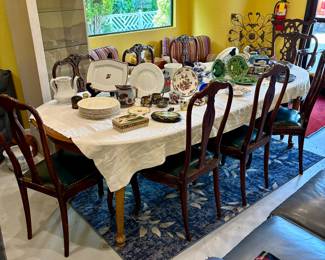 8 Chippendale chairs dining table