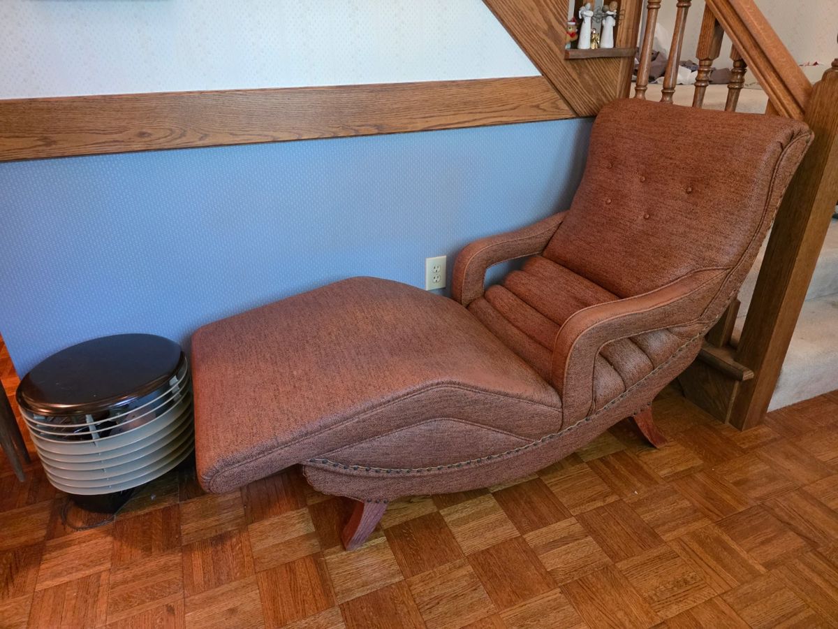 Vintage furniture Contour Chair Lounge co. W/ viverator vibrating massage chair
