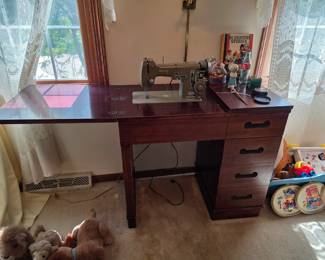 Necchi BU Mira Sewing Machine