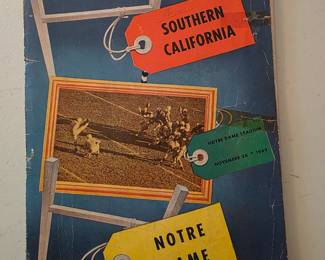 USC vs NOTRE DAME COLLEGE FOOTBALL GAME DAY PROGRAM - 11/26/49 - SEE NEXT PICTURES FOR A LIST OF ALL AUTOGRAPHS.