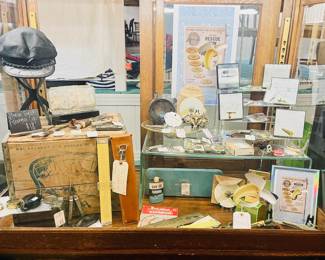 Collector Room @ Checkout
Wonderful Military, Photos, & Knife Collections 
Model Western Replica Toys 