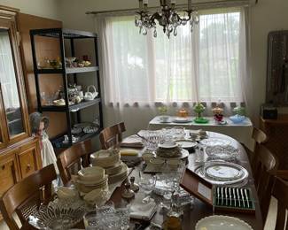 Thomasville Dining room set 6 chairs