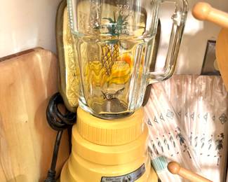 Yellow Kitchen Classics Blender