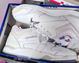 Vintage reebok size 8 woman's sneakers 