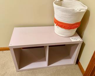 Storage bench/shelf