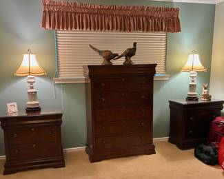 Broyhill bedroom suite