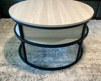 Round 32" Wood/Iron Lift Top Coffee Table.