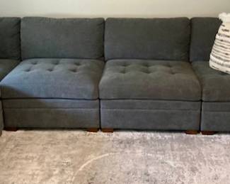 6 Pc. Thomasville Sectional Sofa. Top Condition.