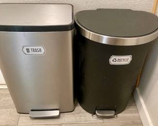 Kitchen Trash/Recycle Recptacles.