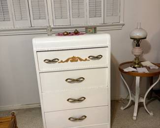 1940's dresser in excellent shape