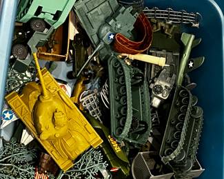 Vintage Plastic Army Tanks & Military Vehicles Lot – Mixed Toy Soldiers Vehicles, 1980s–1990s