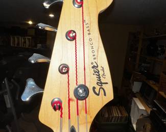 Electric guitar Squier Bronco Base by Fender