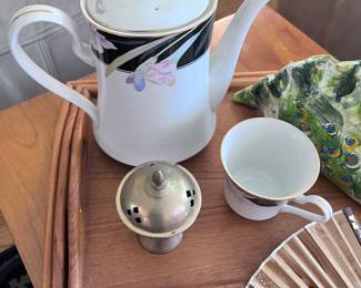 Mikasa charisma black coffee pot with lid and tea cup (discontinued patterned) Crafted from fine bone china