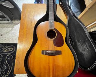 acoustical guitar Yamaha FG-75