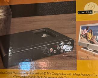 Digital Decor TV Picture Viewer, Displays Photos from Memory Cards NIB