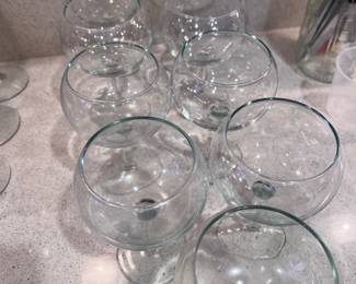 Assorted wine glasses 