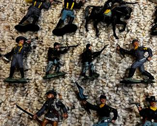 Crescent figures W.Britain toy soldiers Hand painted made in England