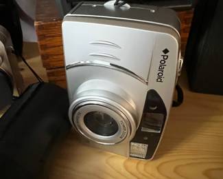 Polaroid PZ2001 camera