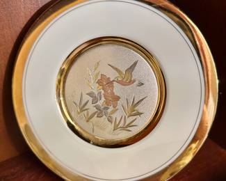 Hummingbird design gold rimmed Japanese Chokin dynasty plate.