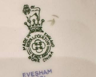 Royal Doulton "Evesham" eight-place dinnerware set.