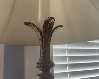 Radiant leaf pattern of floor lamp.