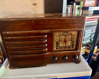 1940 Emerson Radio