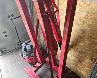Engine lift