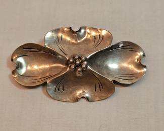 Sterling Silver Flowers Brooch https://www.auctionninja.com/stress-free-estate-services-llc/sales/details/collectors-cache-auction-coins-vintage-toys-jewelry-collectibles-ephemera-silver-and-more-no-reserves-shipping-available-or-alton-nh-pickup-36.html?an=pptvtd