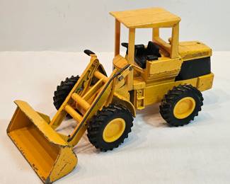 Ertl John Deere Loader https://www.auctionninja.com/stress-free-estate-services-llc/sales/details/collectors-cache-auction-coins-vintage-toys-jewelry-collectibles-ephemera-silver-and-more-no-reserves-shipping-available-or-alton-nh-pickup-36.html?an=pptvtd