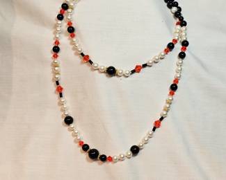 Pearls Necklace And Bracelet Set https://www.auctionninja.com/stress-free-estate-services-llc/sales/details/collectors-cache-auction-coins-vintage-toys-jewelry-collectibles-ephemera-silver-and-more-no-reserves-shipping-available-or-alton-nh-pickup-36.html?an=pptvtd