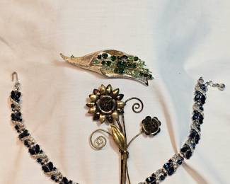 Vintage Jewelry Lot https://www.auctionninja.com/stress-free-estate-services-llc/sales/details/collectors-cache-auction-coins-vintage-toys-jewelry-collectibles-ephemera-silver-and-more-no-reserves-shipping-available-or-alton-nh-pickup-36.html?an=pptvtd