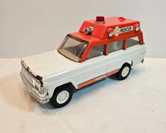 Tonka Metal Toy Truck Jeep Ambulance https://www.auctionninja.com/stress-free-estate-services-llc/sales/details/collectors-cache-auction-coins-vintage-toys-jewelry-collectibles-ephemera-silver-and-more-no-reserves-shipping-available-or-alton-nh-pickup-36.html?an=pptvtd