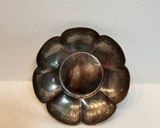 Kirk And Sons Antique Sterling Silver Dish https://www.auctionninja.com/stress-free-estate-services-llc/sales/details/collectors-cache-auction-coins-vintage-toys-jewelry-collectibles-ephemera-silver-and-more-no-reserves-shipping-available-or-alton-nh-pickup-36.html?an=pptvtd