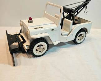 Tonka Metal Toy Truck White Jeep Wrecker With Plow https://www.auctionninja.com/stress-free-estate-services-llc/sales/details/collectors-cache-auction-coins-vintage-toys-jewelry-collectibles-ephemera-silver-and-more-no-reserves-shipping-available-or-alton-nh-pickup-36.html?an=pptvtd