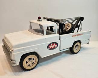 Tonka Metal Toy Truck White Wrecker https://www.auctionninja.com/stress-free-estate-services-llc/sales/details/collectors-cache-auction-coins-vintage-toys-jewelry-collectibles-ephemera-silver-and-more-no-reserves-shipping-available-or-alton-nh-pickup-36.html?an=pptvtd