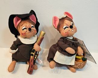Pair Of Annalee Pilgrim Mice https://www.auctionninja.com/stress-free-estate-services-llc/sales/details/collectors-cache-auction-coins-vintage-toys-jewelry-collectibles-ephemera-silver-and-more-no-reserves-shipping-available-or-alton-nh-pickup-36.html?an=pptvtd