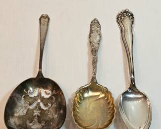 Sterling Silver Spoons With T Monogram https://www.auctionninja.com/stress-free-estate-services-llc/sales/details/collectors-cache-auction-coins-vintage-toys-jewelry-collectibles-ephemera-silver-and-more-no-reserves-shipping-available-or-alton-nh-pickup-36.html?an=pptvtd