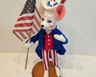 Annalee Patriotic Mouse https://www.auctionninja.com/stress-free-estate-services-llc/sales/details/collectors-cache-auction-coins-vintage-toys-jewelry-collectibles-ephemera-silver-and-more-no-reserves-shipping-available-or-alton-nh-pickup-36.html?an=pptvtd