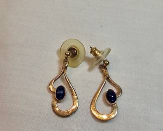 14k Gold Earrings https://www.auctionninja.com/stress-free-estate-services-llc/sales/details/collectors-cache-auction-coins-vintage-toys-jewelry-collectibles-ephemera-silver-and-more-no-reserves-shipping-available-or-alton-nh-pickup-36.html?an=pptvtd