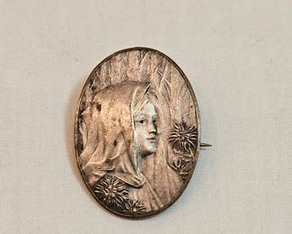Antique Lady Face Brooch https://www.auctionninja.com/stress-free-estate-services-llc/sales/details/collectors-cache-auction-coins-vintage-toys-jewelry-collectibles-ephemera-silver-and-more-no-reserves-shipping-available-or-alton-nh-pickup-36.html?an=pptvtd