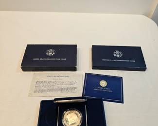 1987 Constitution Commemorative Silver Dollar Coin With Case And COA https://www.auctionninja.com/stress-free-estate-services-llc/sales/details/collectors-cache-auction-coins-vintage-toys-jewelry-collectibles-ephemera-silver-and-more-no-reserves-shipping-available-or-alton-nh-pickup-36.html?an=pptvtd