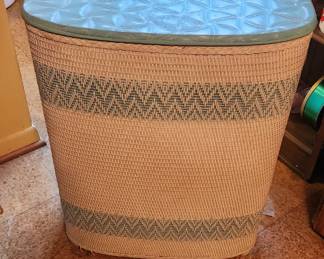 Vintage hamper