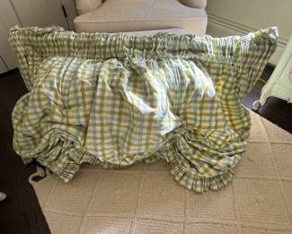 Widdicomb bedroom matching shade