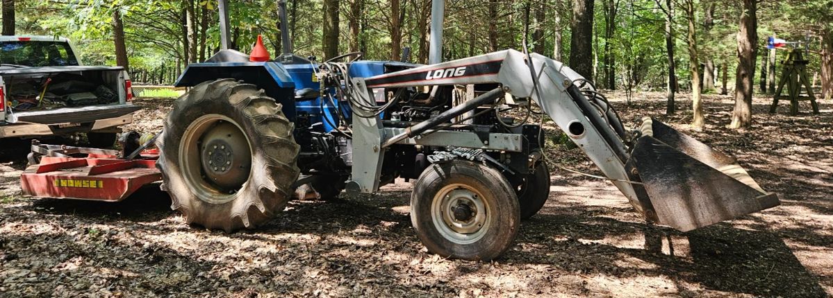 Long Tractor 2510 with shredder