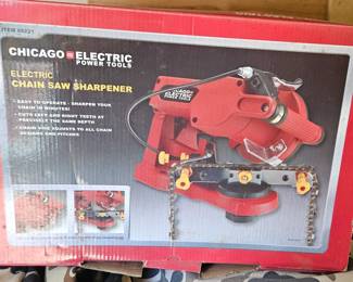 Chicago chain saw inthe box