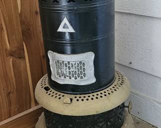 Ant6ique parlor stove