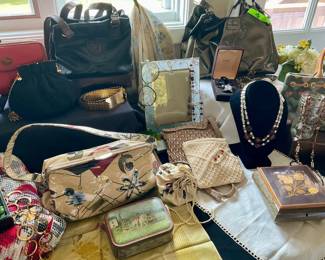 Women's, Accessories, purses, costume jewelry, hats, jewelry boxes 