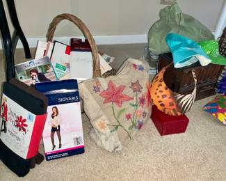 Women's, Accessories, purses, costume jewelry, hats, 