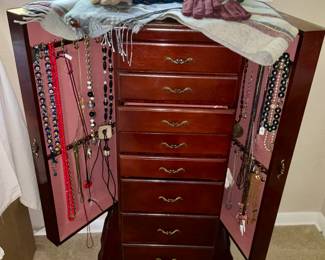 Jewelry, Cabinets