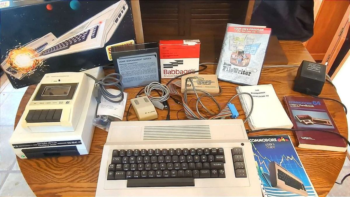 01 Commodore 64 Vintage Computer